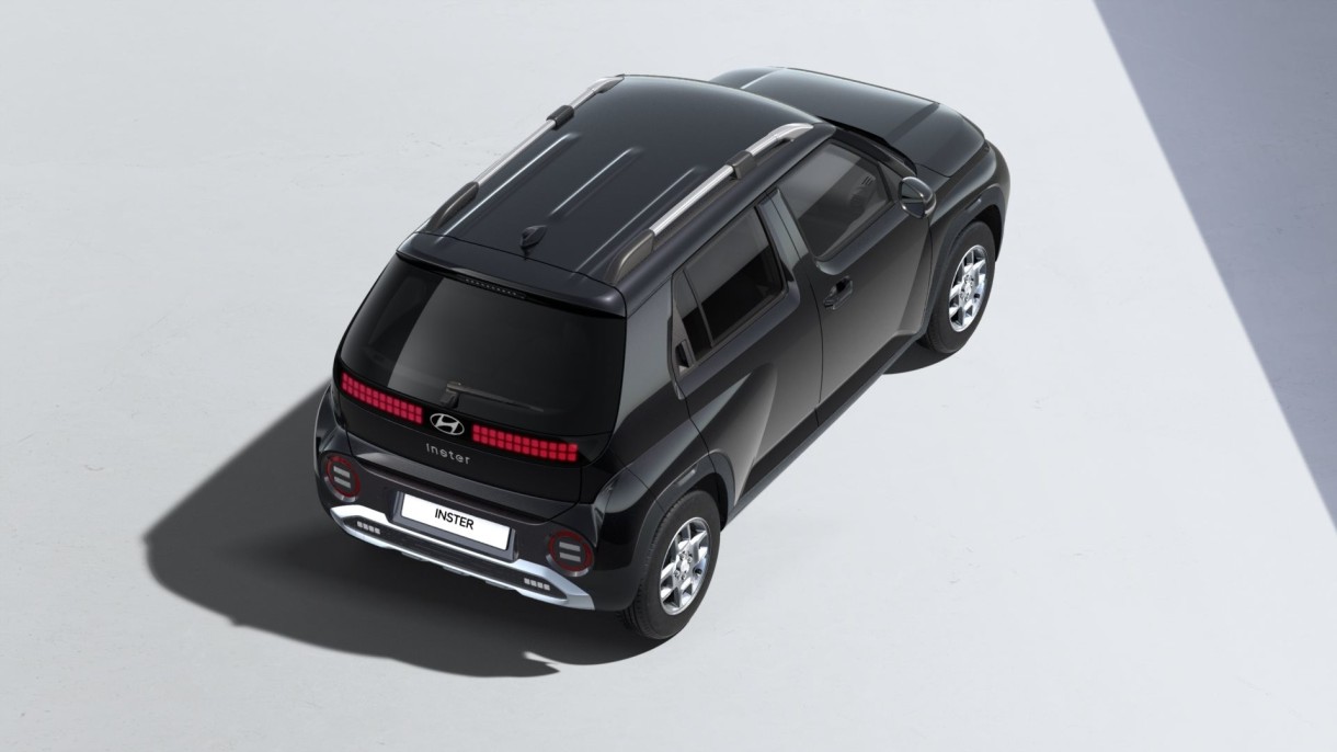 Hyundai INSTER v barvi Abyss Black Pearl