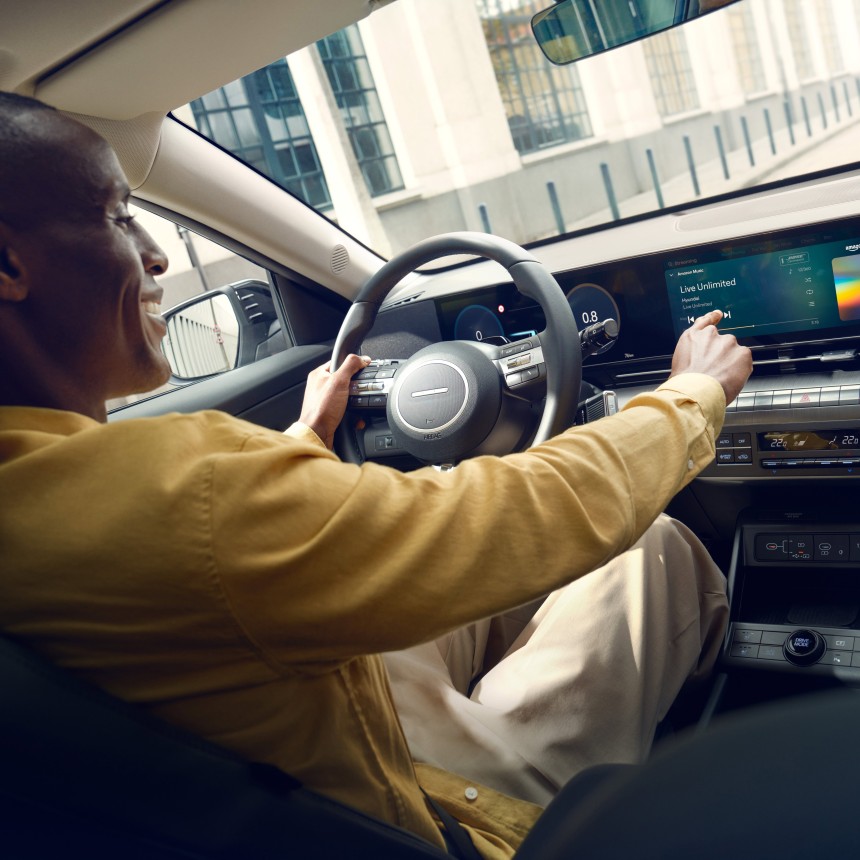 Apple CarPlay™ in Android Auto™.